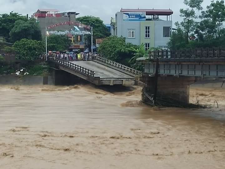 Hàng nghìn tỷ đồng trôi theo mưa lũ do thiếu đầu tư cho công tác dự báo (18/10/2017)